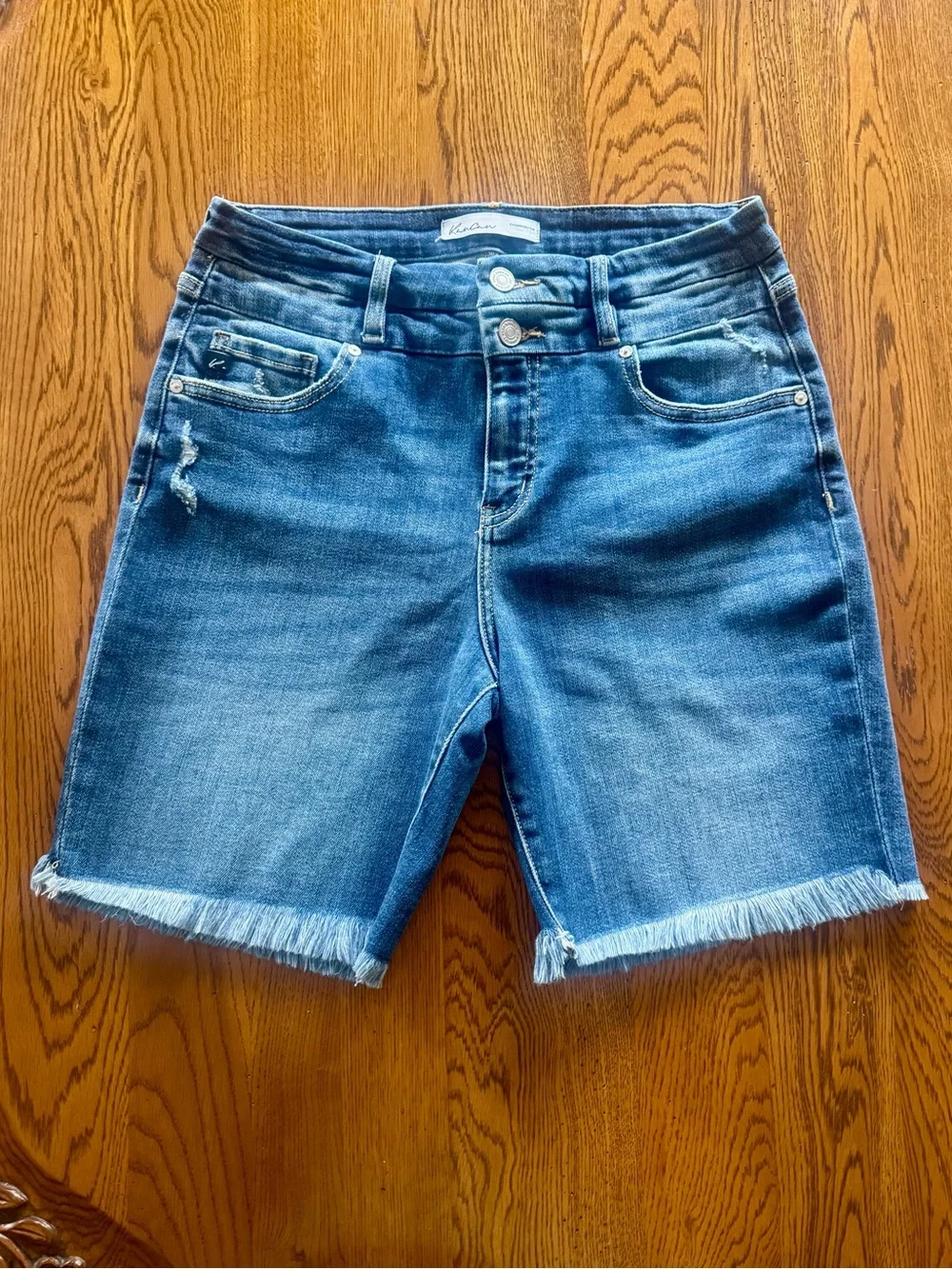 Maurices High Rise Bermuda Denim Shorts Sz 29 Distressed Fringe Raw Hem 2 Button